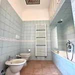 Apartment Villa Angelina Holiday Homes I Casa Glicine I 5 Minuti A Piedi Dalle Spiagge I Giardino I Parcheggio Privato Vallecrosia