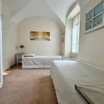 Villa Angelina Holiday Homes I Casa Glicine I 5 Minuti A Piedi Dalle Spiagge I Giardino I Parcheggio Privato Vallecrosia