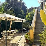 Villa Angelina Holiday Homes I Casa Glicine I 5 Minuti A Piedi Dalle Spiagge I Giardino I Parcheggio Privato * Vallecrosia
