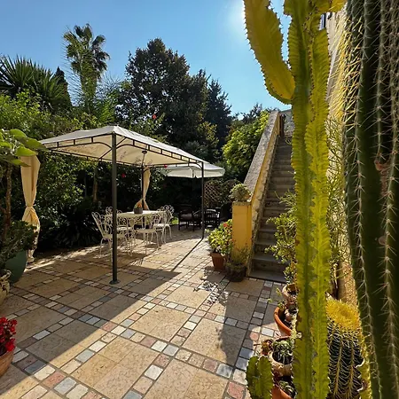Villa Angelina Holiday Homes I Casa Glicine I 5 Minuti A Piedi Dalle Spiagge I Giardino I Parcheggio Privato Vallecrosia