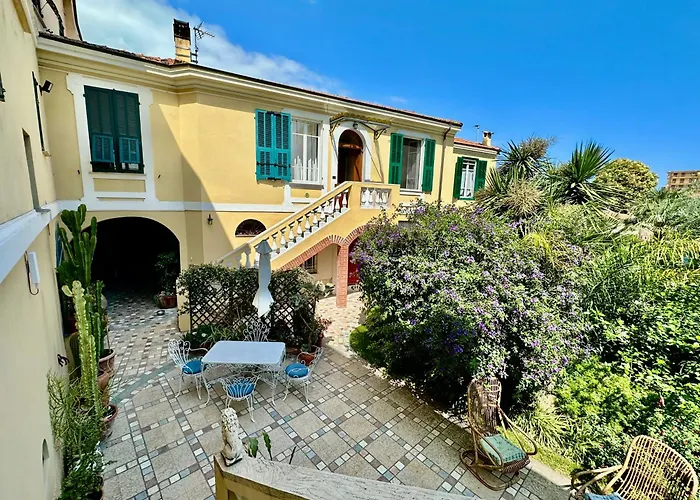 Villa Angelina Holiday Homes I Casa Glicine I 5 Minuti A Piedi Dalle Spiagge I Giardino I Parcheggio Privato Apartment Vallecrosia