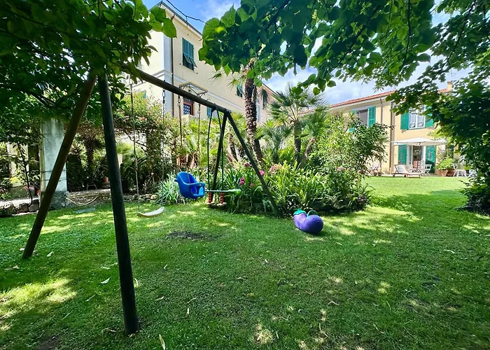 Apartment Villa Angelina Holiday Homes I Casa Glicine I 5 Minuti A Piedi Dalle Spiagge I Giardino I Parcheggio Privato Vallecrosia