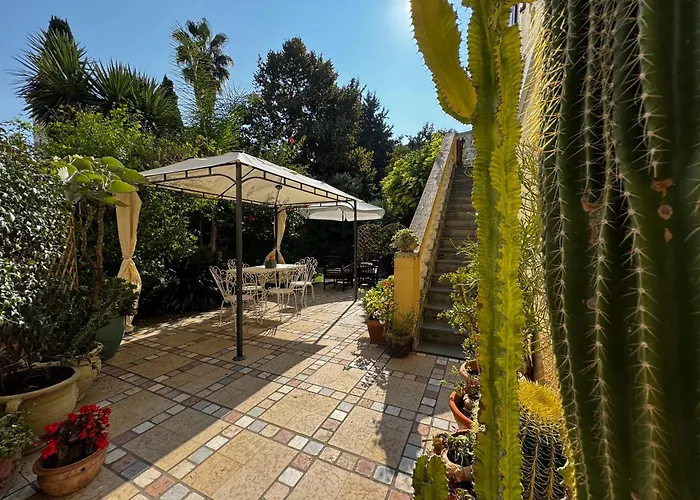 Villa Angelina Holiday Homes I Casa Glicine I 5 Minuti A Piedi Dalle Spiagge I Giardino I Parcheggio Privato Vallecrosia