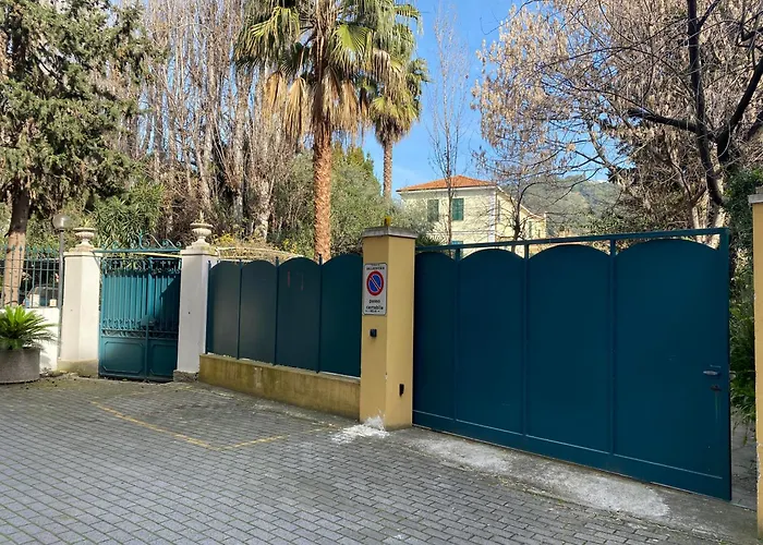 Angelina Homes I Casa Glicine I 5 Minuti A Piedi Dalle Spiagge I Giardino I Parcheggio Privato Lägenhet Vallecrosia