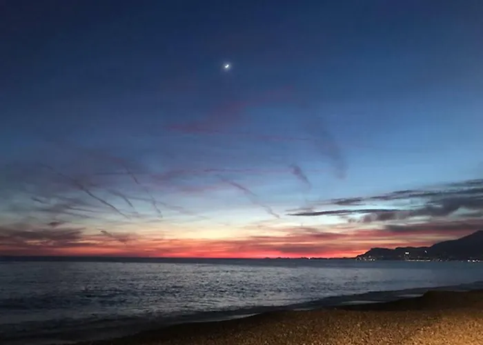 Angelina Homes I Casa Glicine I 5 Minuti A Piedi Dalle Spiagge I Giardino I Parcheggio Privato * Vallecrosia